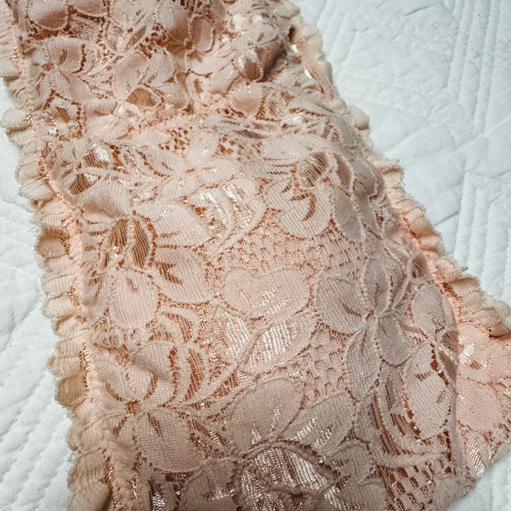 J7 Lightly Padded Strapless Soft Pink Lace Bandeau